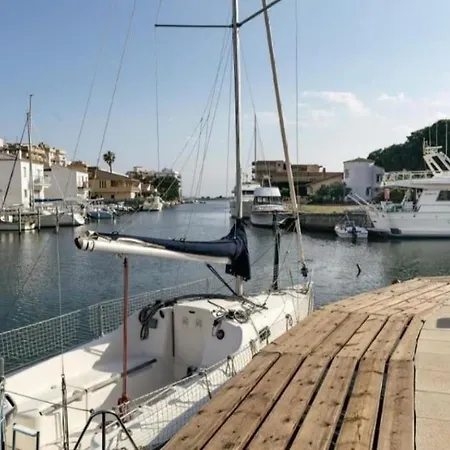 Avec Piscine Et Vue Canaux Roses
