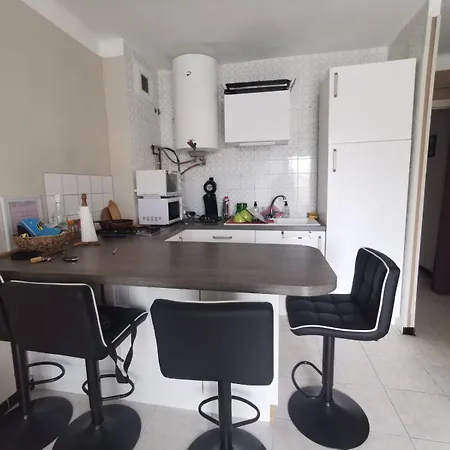 Apartment Avec Piscine Et Vue Canaux *
